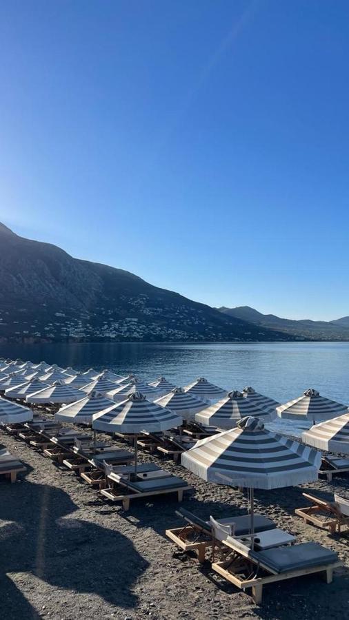 Ovilio Kalamata Bagian luar foto